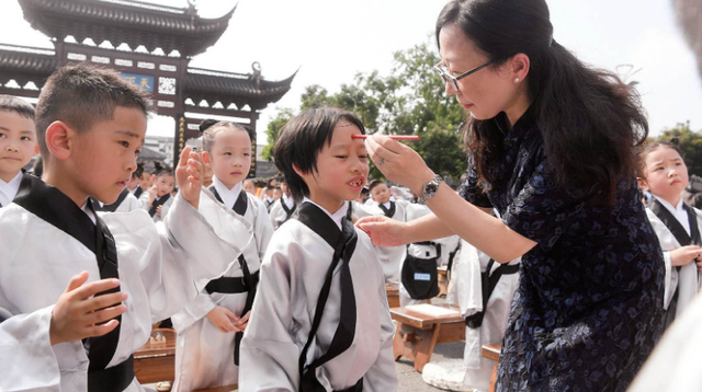 南京一幼儿园穿日式服装过节？官方解释网友不认，谣言止于智者