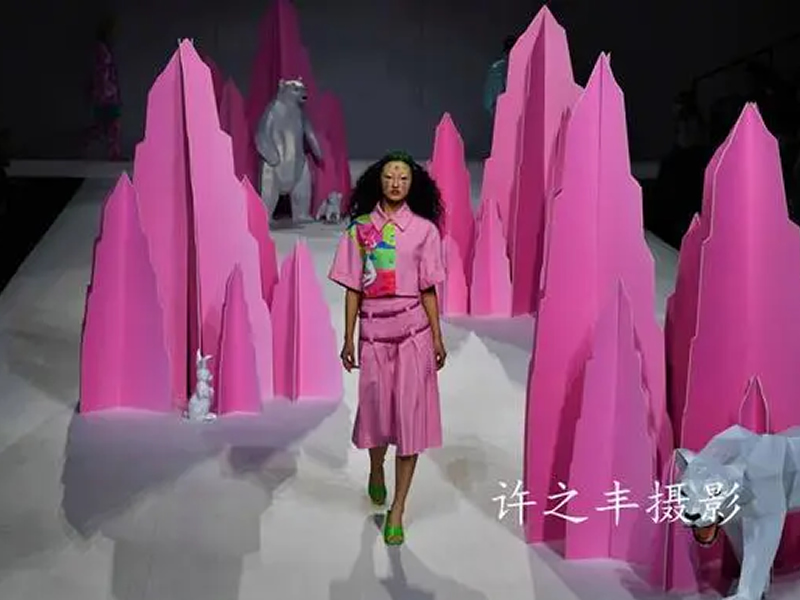 中国国际时装周：印花艺术的新时尚